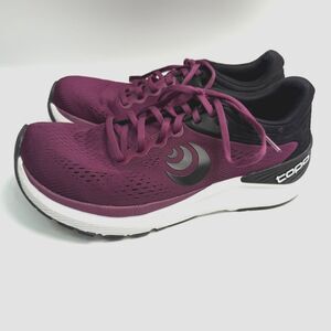 Topo Athletic Ultrafly 4 Womens 6.5 Running Shoes Wine Black‎ Comfort Outdoor